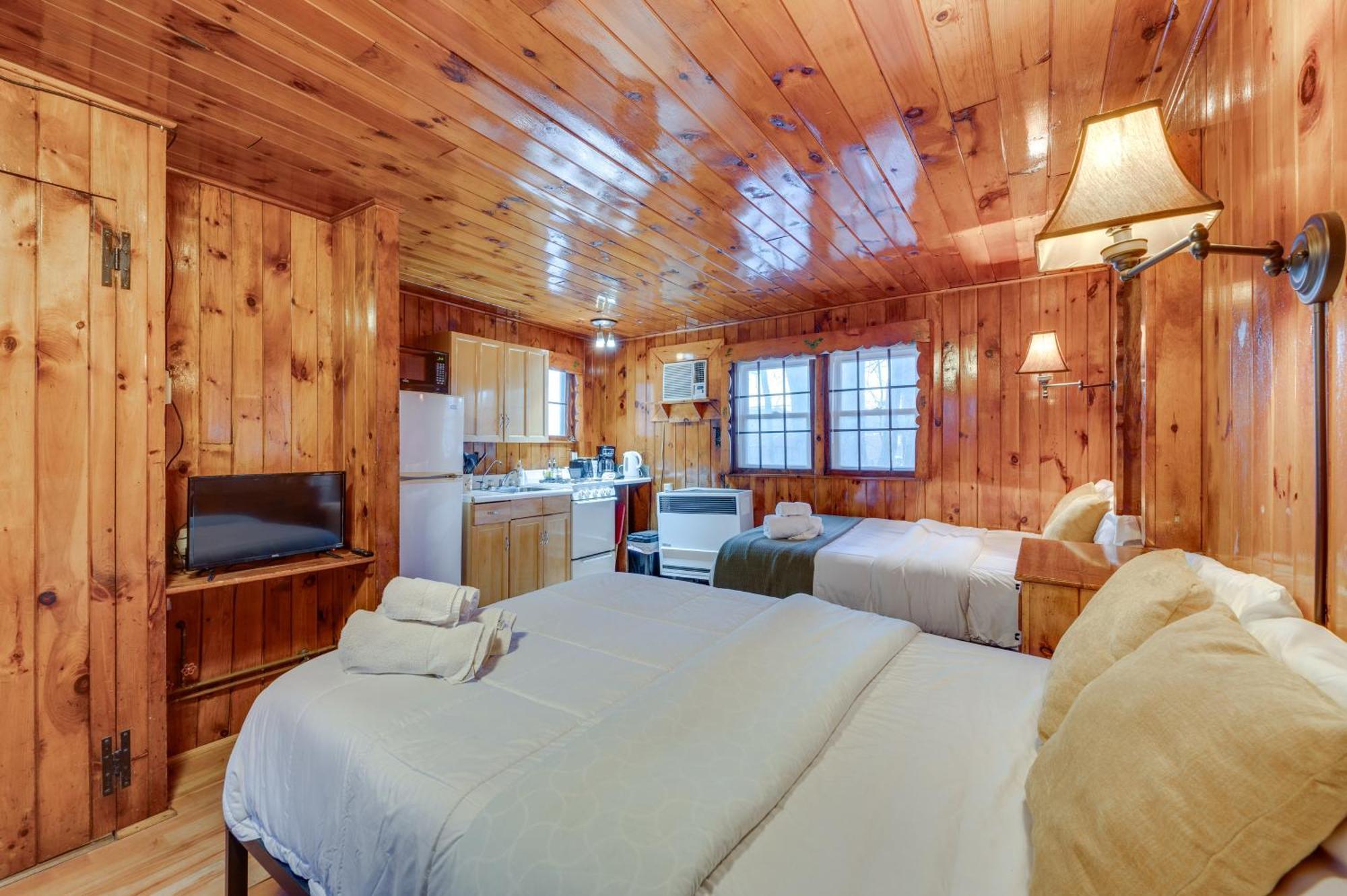Ferienwohnung Cozy Laconia Studio With Pool Access - 2 Mi To Lake! Exterior foto