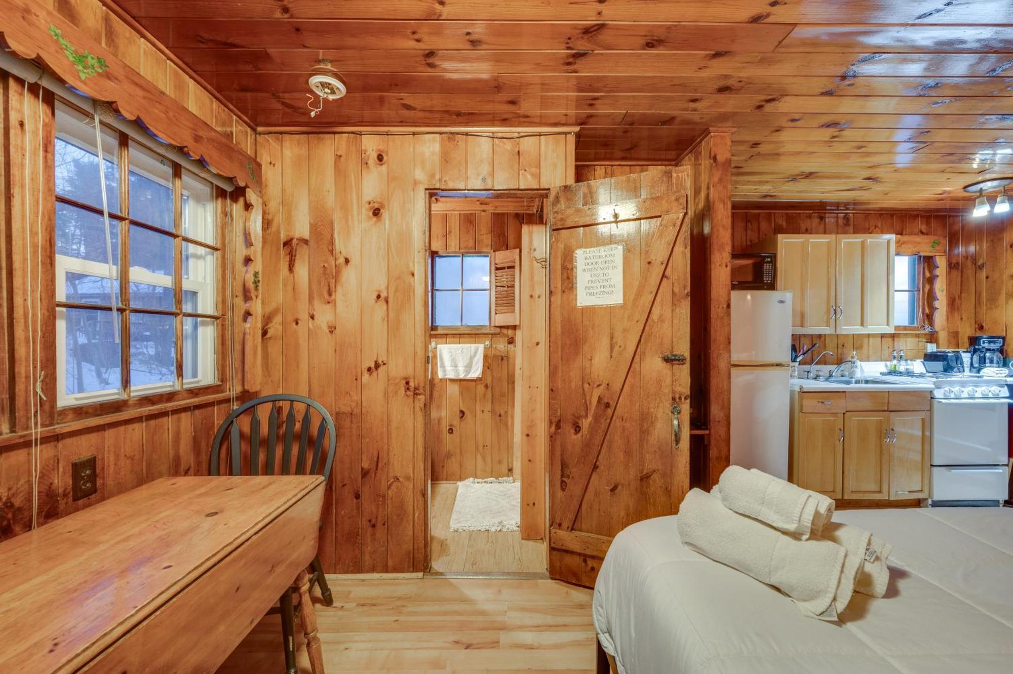 Ferienwohnung Cozy Laconia Studio With Pool Access - 2 Mi To Lake! Exterior foto