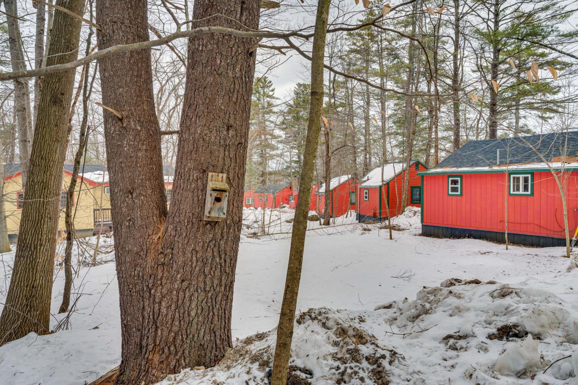 Ferienwohnung Cozy Laconia Studio With Pool Access - 2 Mi To Lake! Exterior foto