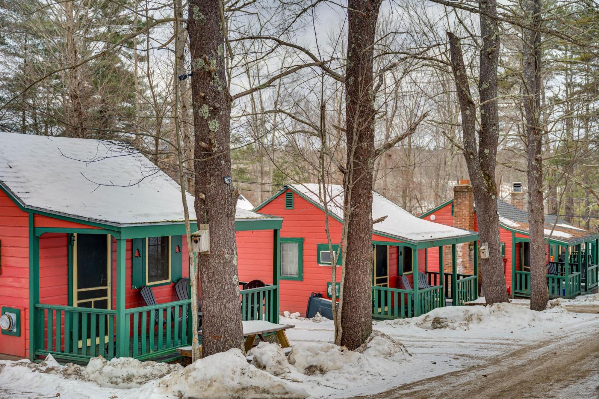 Ferienwohnung Cozy Laconia Studio With Pool Access - 2 Mi To Lake! Exterior foto