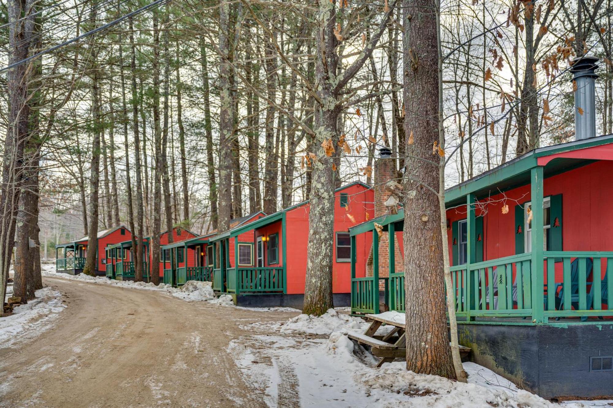 Ferienwohnung Cozy Laconia Studio With Pool Access - 2 Mi To Lake! Exterior foto