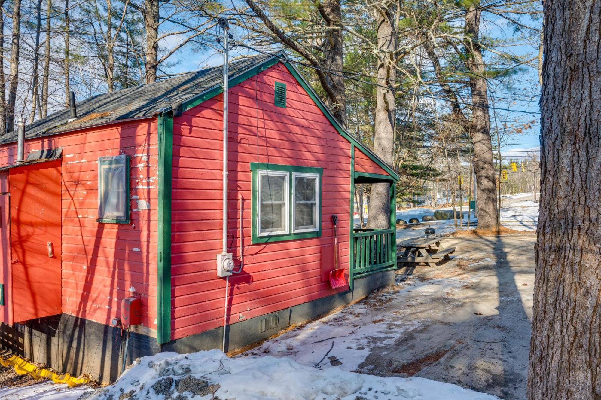 Ferienwohnung Cozy Laconia Studio With Pool Access - 2 Mi To Lake! Exterior foto